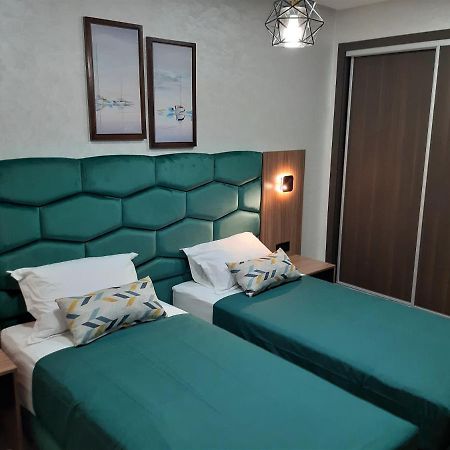 Appartement Pour Familles En Residence Avec Piscine Et Wifi Marrakesh Exteriör bild