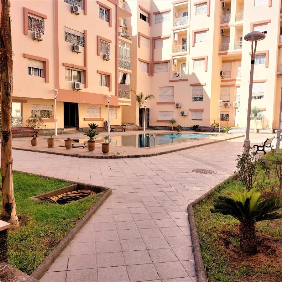 Appartement Pour Familles En Residence Avec Piscine Et Wifi Marrakesh Exteriör bild
