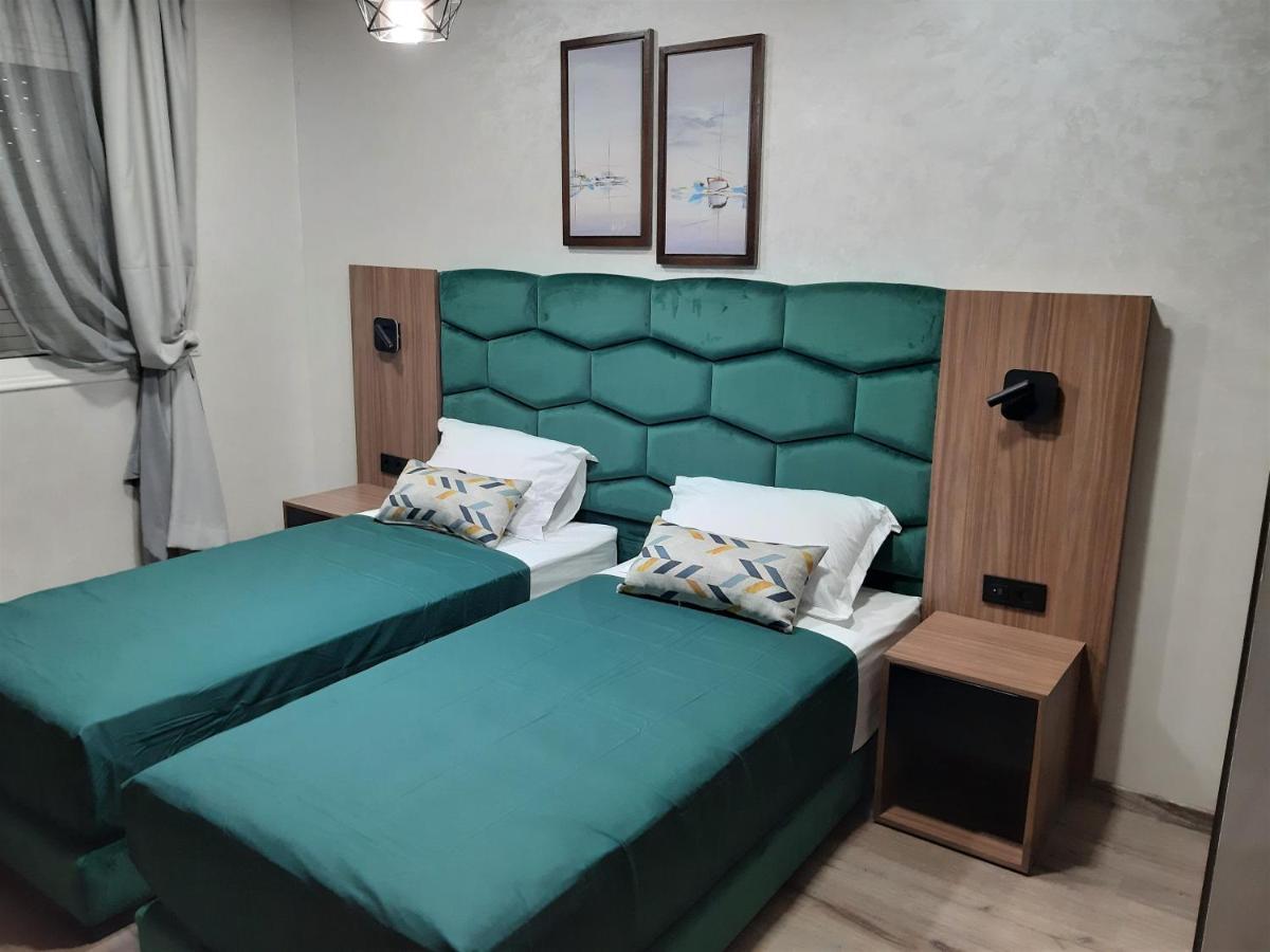 Appartement Pour Familles En Residence Avec Piscine Et Wifi Marrakesh Exteriör bild