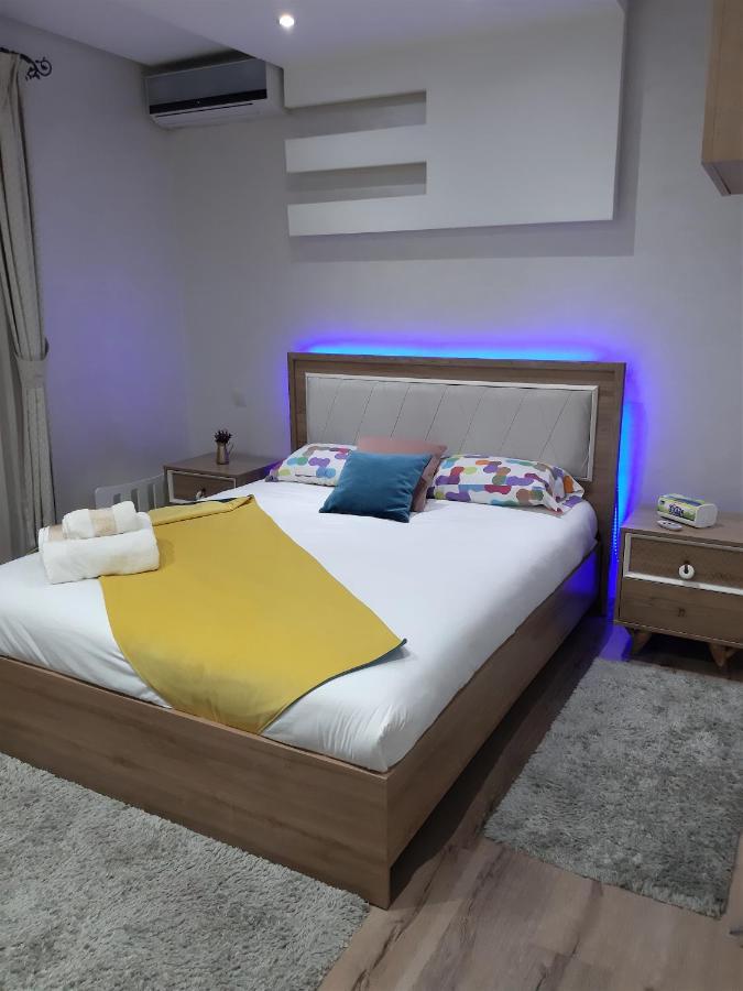 Appartement Pour Familles En Residence Avec Piscine Et Wifi Marrakesh Exteriör bild